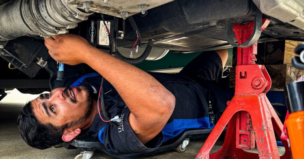 6 Tips for Choosing the Best RV Repair Shop